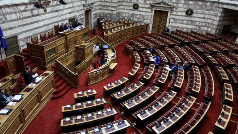 Φρουζής ξανά την Πέμπτη, σύγκρουση σήμερα για το νέο ΠΚ