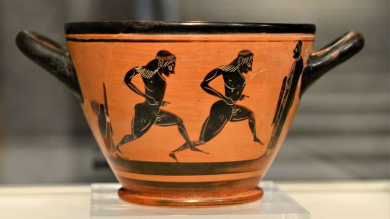 Μετά από σχεδόν ένα αιώνα επέστρεψε στην Ελλάδα η «Σκύφος του Σπύρου Λούη»