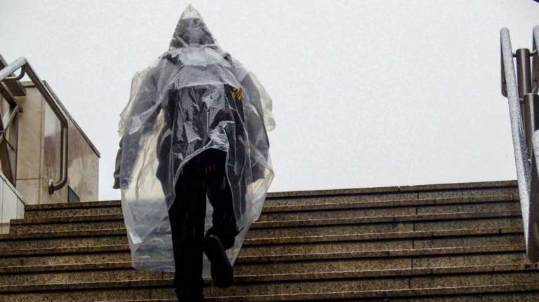 Ξεθυμαίνει η &quot;Βικτώρια&quot; - Βροχερός ο καιρός