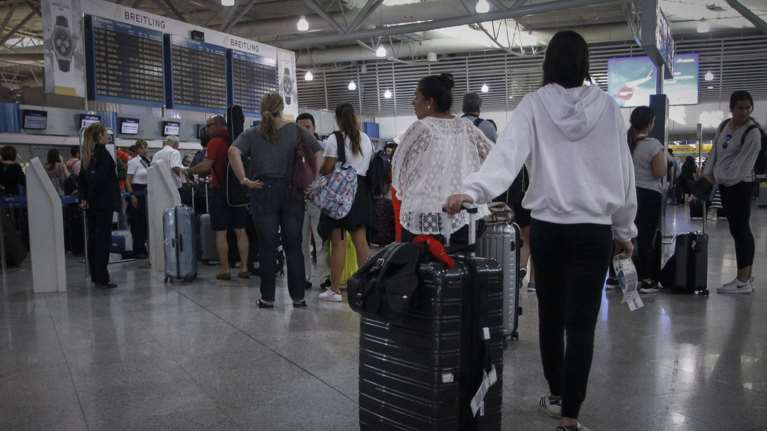 Πάνω από 60 εκατ. επιβάτες στα ελληνικά αεροδρόμια το 2019