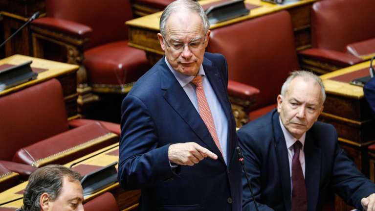 Στην εποχή της... ηλεκτροκίνησης και η Βουλή