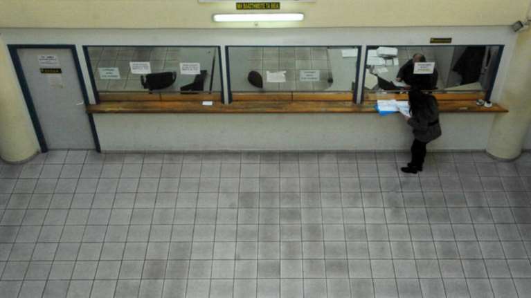 Διάψευση Βρούτση: Δεν σχεδιάζουμε πώληση ασφαλιστικών οφειλών