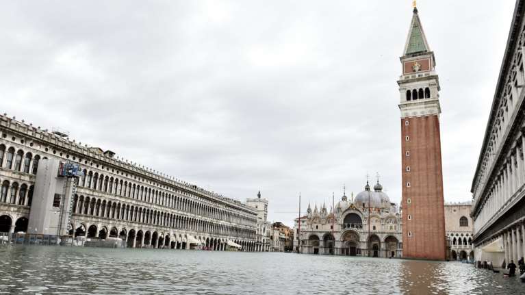 Βενετία: Έκλεισε η πλατεία του Αγίου Μάρκου από νέα πλημμύρα