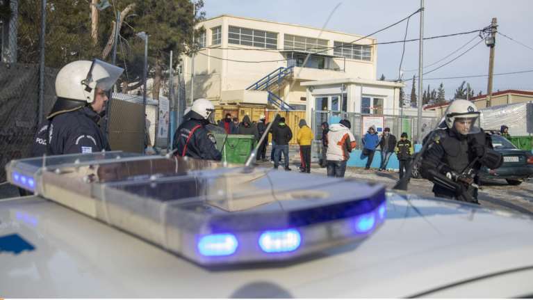 Ηλεία: Σύλληψη 47χρονου για επίθεση σε διερμηνέα προσφύγων