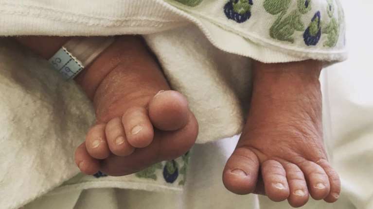 Η ηθοποιός που έκανε μέσα σε εννέα μήνες τρεις εξωσωματικές