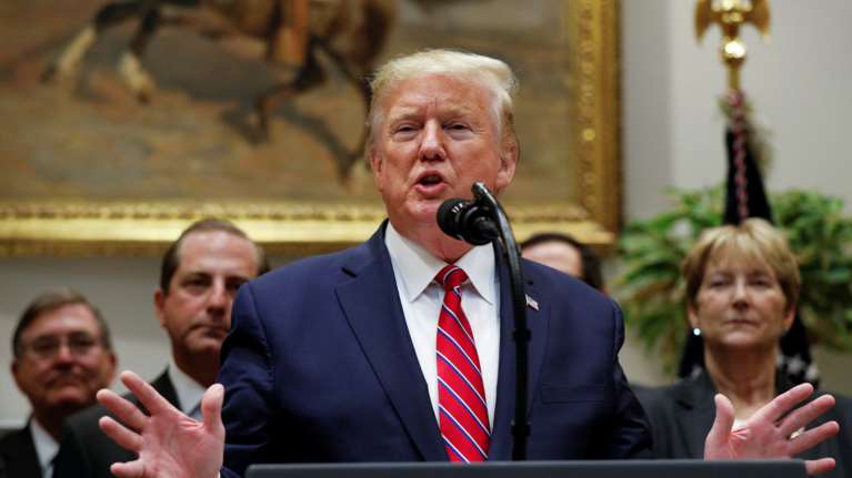 Στο νοσοκομείο ξαφνικά ο Τραμπ - Τι λένε οι γιατροί