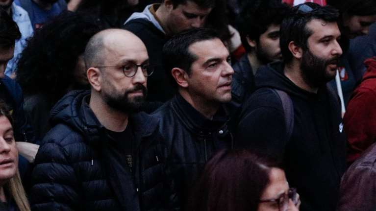 ΣΥΡΙΖΑ σε ΝΔ: Μιλά ο κ. Μητσοτάκης που είναι Λονδίνο