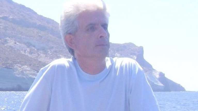 Ο δημοσιογράφος Καρελιάς γράφει για τον Τσίπρα στην πορεία του Πολυτεχνείου