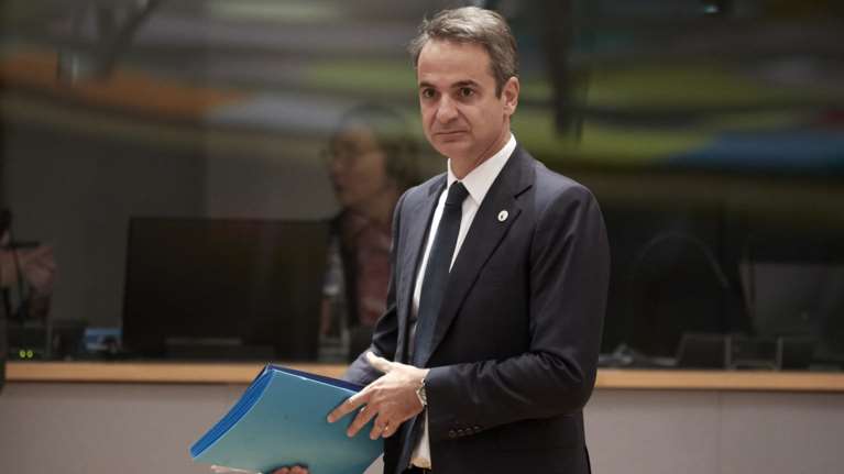 Ο Μητσοτάκης παίρνει πάνω του την αντικαπνιστική εκστρατεία