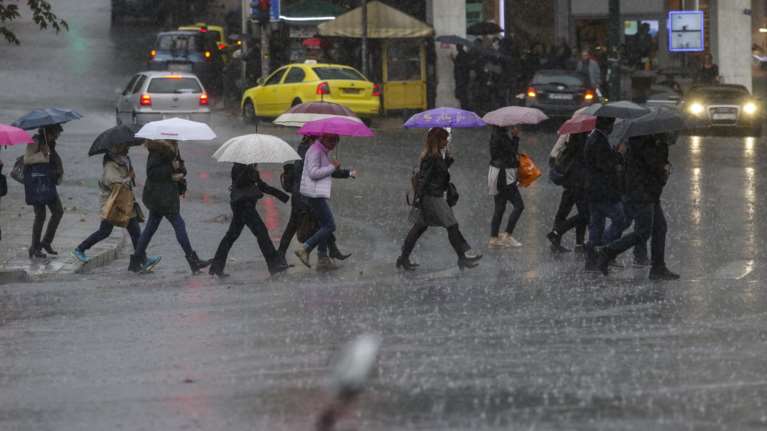 Eκτακτο Δελτίο ΕΜΥ: Ερχονται καταιγίδες, χαλάζι και μποφόρ