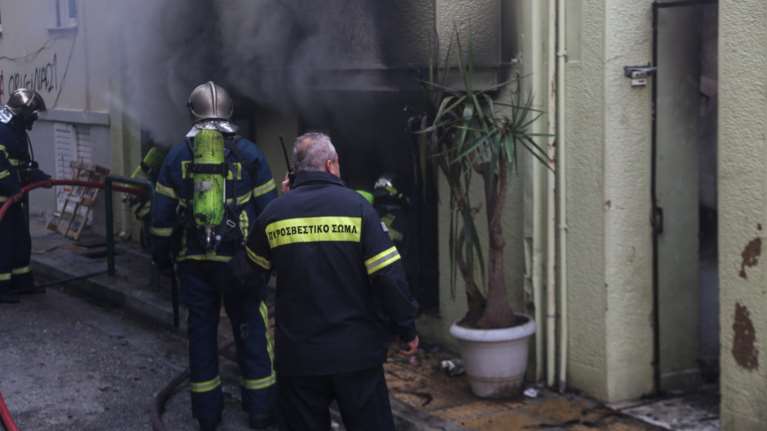 Δύο διαμερίσματα στις φλόγες στην Κρήτη