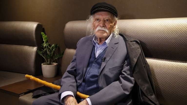 Στην Εντατική ο Μανώλης Γλέζος - Σταθερή η κατάστασή του