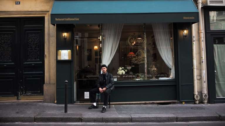 Ελληνικό εστιατόριο «Αδελφός» στο Παρίσι