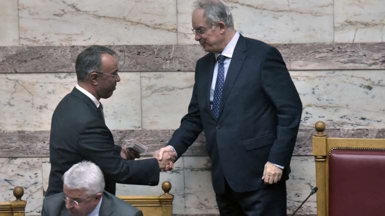 Προϋπολογισμός 2020: Ελαφρύνσεις 1.2 δισ. και νέο μέρισμα