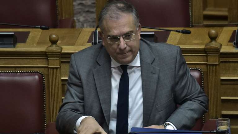 Ψήφος αποδήμων: Ξεπεράστηκαν τα εμπόδια - Το τελικό κείμενο