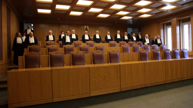 «Κληρώνει» στο ΣτΕ για τις περικοπές και τη 13η-14η σύνταξη