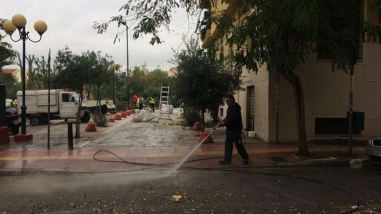 Καθάρισε πλατεία του Αγίου Παύλου ο δήμος Αθηναίων