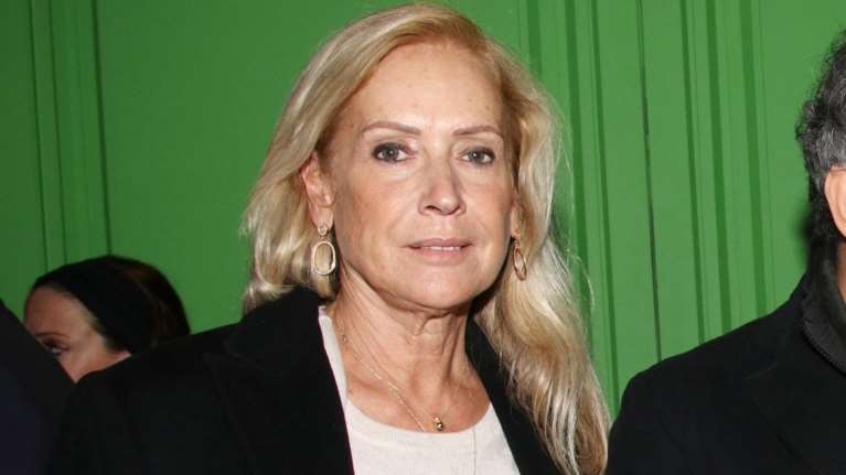 Αννα Νταλάρα: Τα εγγόνια της στόλισαν χριστουγεννιάτικο δέντρο