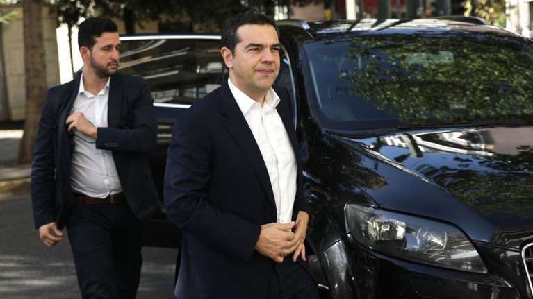 Ψήφος αποδήμων: Ο ΣΥΡΙΖΑ έβαλε στο «στόχαστρο» το «300»