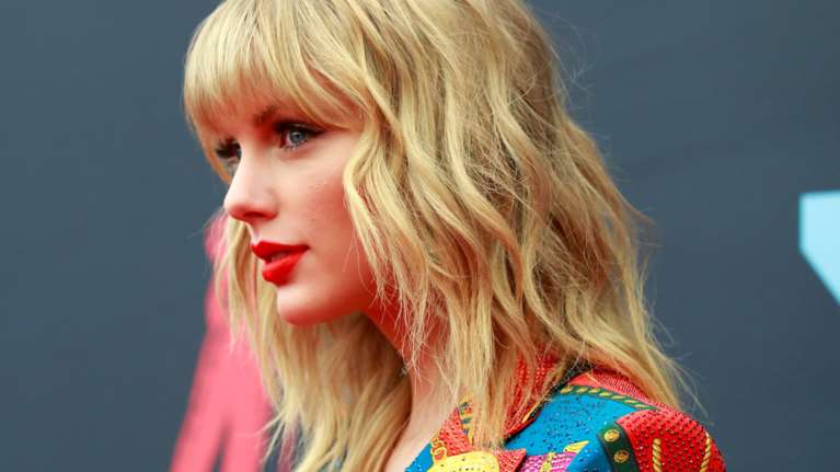 Κατά επιχειρηματία έστρεψε τους 122 εκ οπαδούς στο Instagram η Τ.Σουίφτ