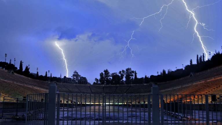 Έρχεται το βράδυ ο «Γηρυόνης» - Πότε θα «χτυπήσει» την Αθήνα
