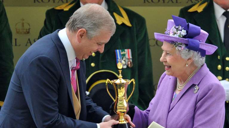 Πρίγκιπας Άντριου: Η πτώση του «αγαπημένου γιου» της βασίλισσας