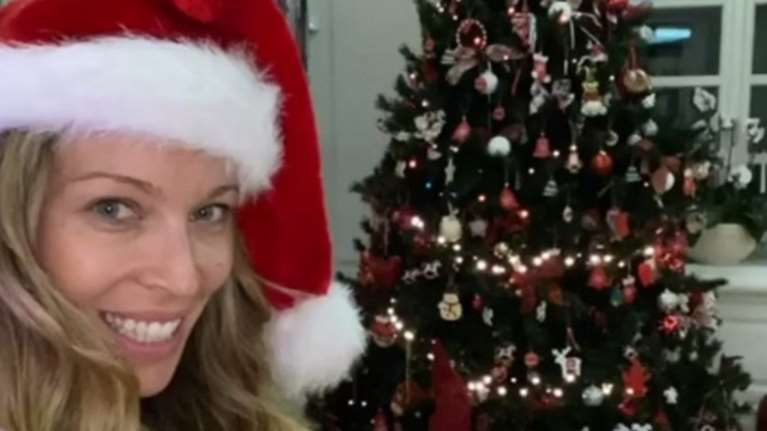 Σε Christmas mood η Μαριέττα Χρουσαλά