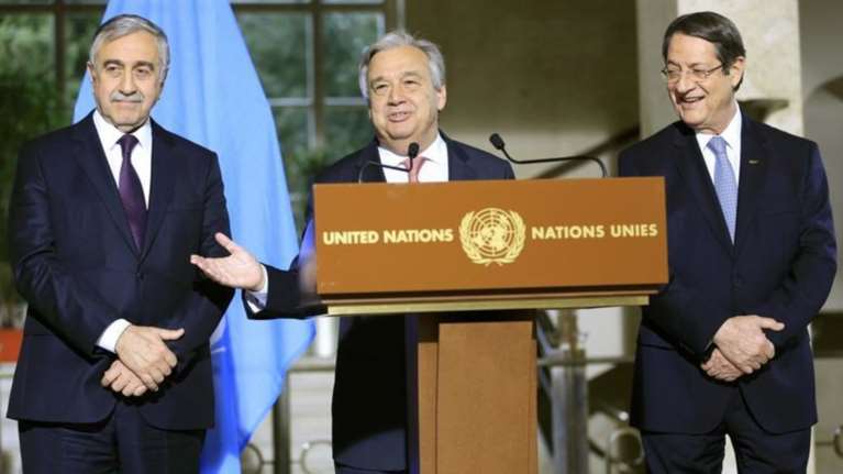 Γερμανία: Ξεκίνησε η άτυπη τριμερής συνάντηση για το Κυπριακό