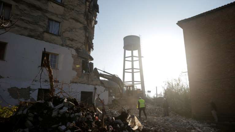 Μαρτυρία σοκ: «Ξυπνήσαμε έντρομοι, ο σεισμός δεν σταματούσε»