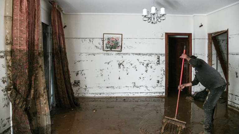 Σοκ: Σπίτι στην Κινέττα μετατράπηκε σε χωματερή