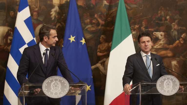 Μητσοτάκης-Κόντε: Συντονισμός &amp; κοινές πολιτικές στην ΕΕ για το προσγυγικό