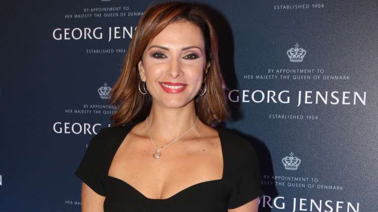 Μαρία Σαράφογλου: Εντυπωσιακή σε εγκαίνια με μικρό μαύρο φόρεμα