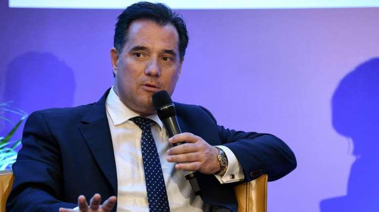 Ο Άδωνις προσπαθεί να μαζέψει &quot;τα σπασμένα&quot;: Κανιβαλισμός για τον 80χρονο