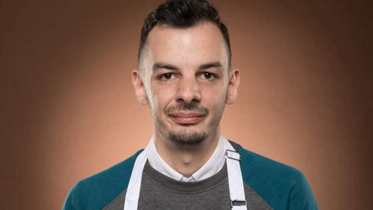 Χαράλαμπος Κοτσώνης: Με χτυπούσαν στη σχολή - με έστειλαν στο χειρουργείο