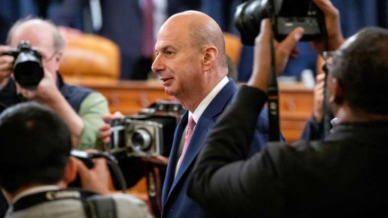 Νέο σκάνδαλο: Κατηγορούν τον αμερικανό πρέσβη για σεξουαλική παρενόχληση