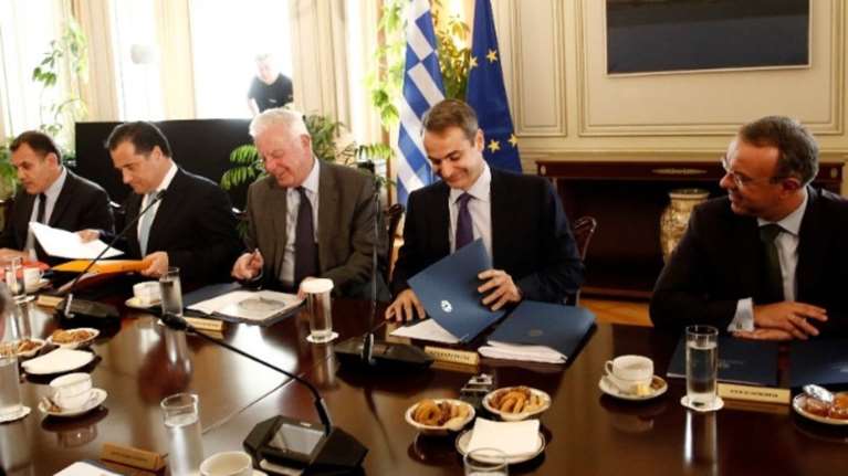 Μητσοτάκης στο υπουργικό: Σπάμε αυγά, η κοινωνία είναι ώριμη