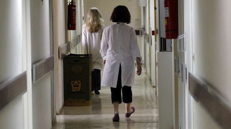 ΚΙΝΑΛ: Αυτοί είναι οι 94 «γαλάζιοι» διορισμοί στα νοσοκομεία [λίστα]