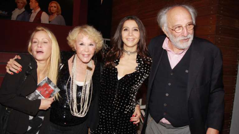 Στα δικαστήρια οι κόρες της Λάσκαρη -Κόντρα για το σπίτι στο Πόρτο Ράφτη