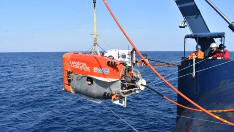 NASA σε Σαντορίνη: Υδροθερμικές «καμινάδες» στον βυθό του ηφαιστείου