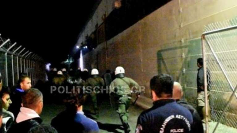 Άγρια νύχτα στη ΒΙΑΛ: Επεισόδια μεταξύ μεταναστών στη Χίο
