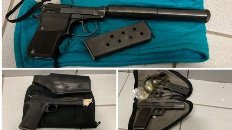 Σύρος: Μπροστά σε ένα «οπλοστάσιο» βρέθηκε η ΕΛΑΣ - Δύο συλλήψεις