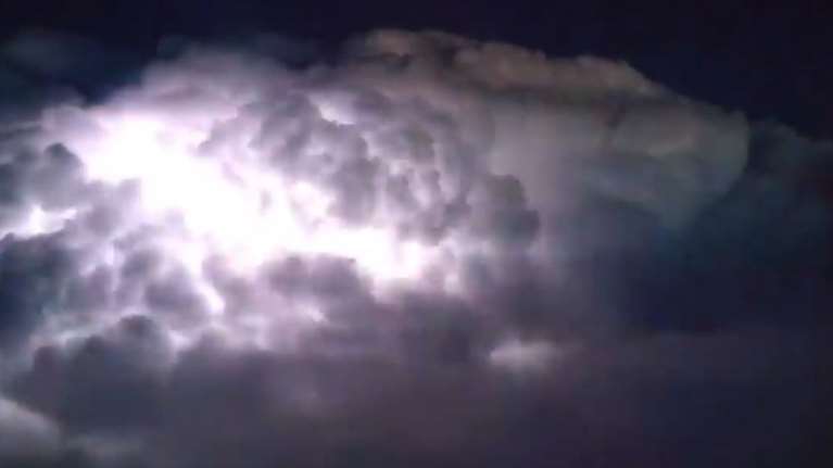 Εντυπωσιακό: Ο «Γηρυόνης» μέσα από πιλοτήριο αεροπλάνου