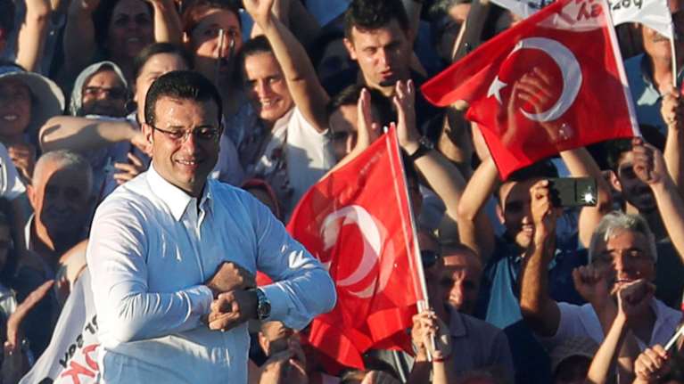 Ο Ερντογάν φοβάται τον Ιμάμογλου - Βάζει εμπόδια στον δήμαρχο