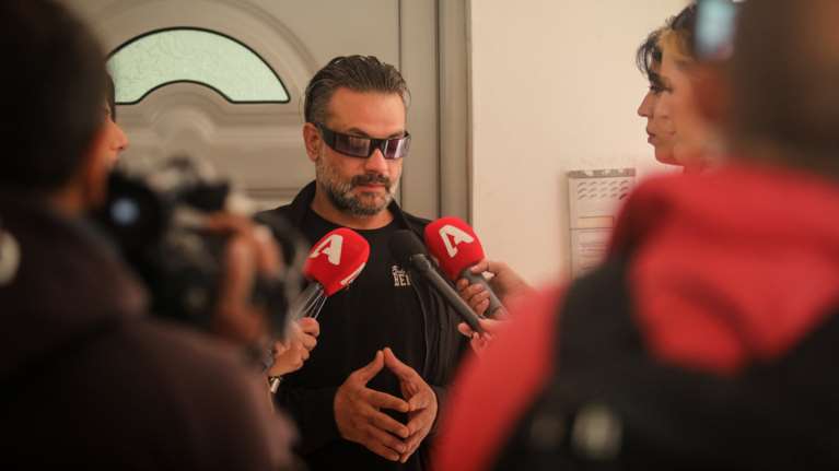 Πατέρας αγοριού στο Ιλιον: «Τον πλάκωσε το στρώμα, ατύχημα...»