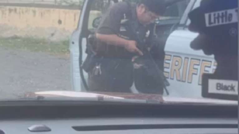 Δύο νεκροί από πυρά ενόπλου στη βάση του Περλ Χάρμπορ (βίντεο)