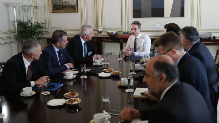 Μητσοτάκης - εταιρείες κινητής: Αύξηση data, μικρότερο κόστος