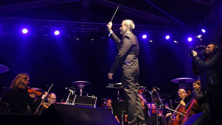 Θεσσαλονίκη: Φωταγωγήθηκε το δέντρο με «μαέστρο» τον Δήμαρχο