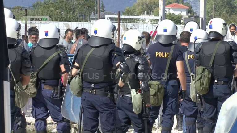 Συναγερμός στα Ιωάννινα: Συμπλοκές με μαχαιρώματα στο hot spot