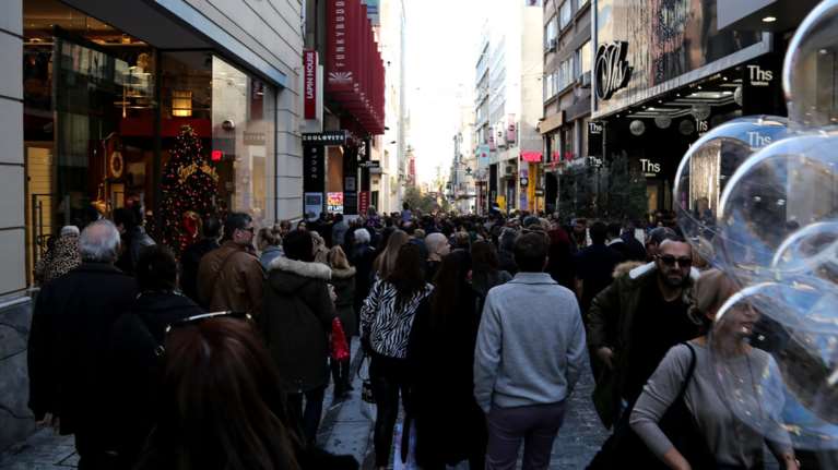 Eurostat: Σε φαγητό και αναψυκτικά το 17% των δαπανών των νοικοκυριών