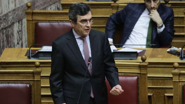 Οικονόμου: Ο ΣΥΡΙΖΑ υποστηρίζει ομάδες στο φάσμα της παρανομίας